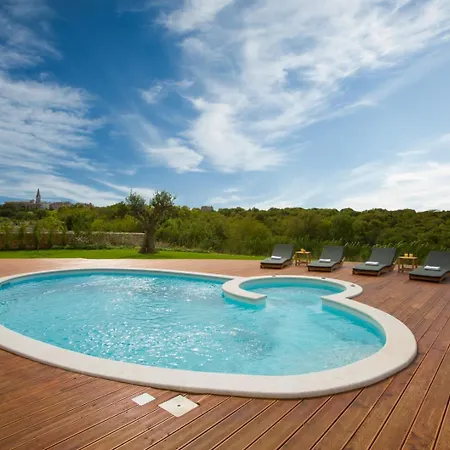 Aurora In For 8 Persons With Sea View & Whirlpool