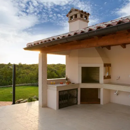 Aurora In For 8 Persons With Sea View & Whirlpool Villa Bale
