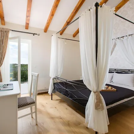 Aurora In For 8 Persons With Sea View & Whirlpool Villa Bale