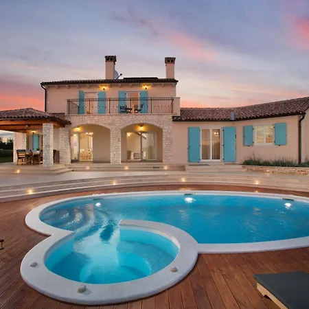 Villa Aurora In For 8 Persons With Sea View & Whirlpool *