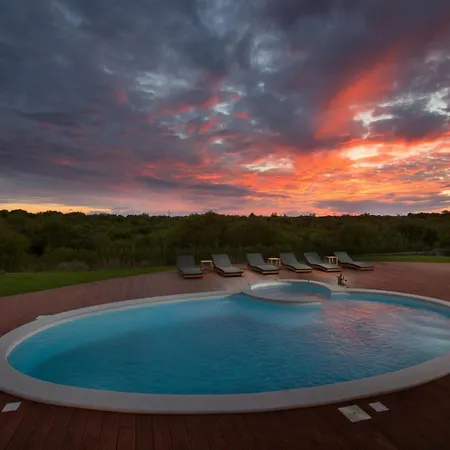 Aurora In For 8 Persons With Sea View & Whirlpool Villa